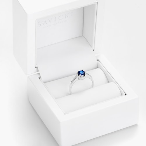 Pierścionek Heart of the Ocean: białe złoto, niebieski szafir